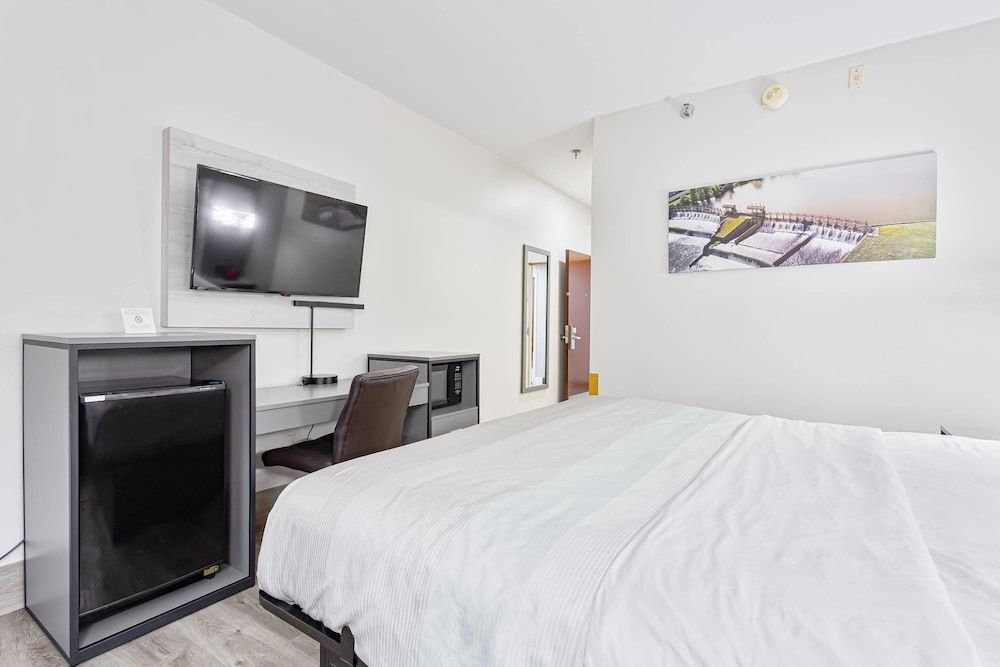Room, 1 King Bed, Accessible, Non Smoking