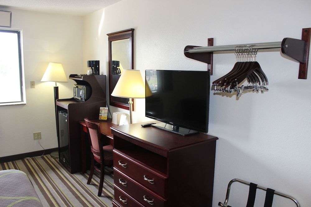 Room, 1 Queen Bed, Non Smoking