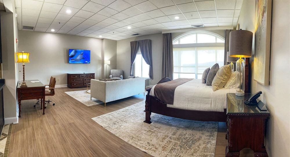 The ColdWater Inn Executive Studio Suite, 1 King Bed 2