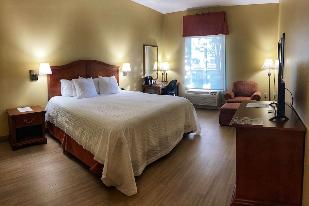 The ColdWater Inn Standard Room, 1 King Bed