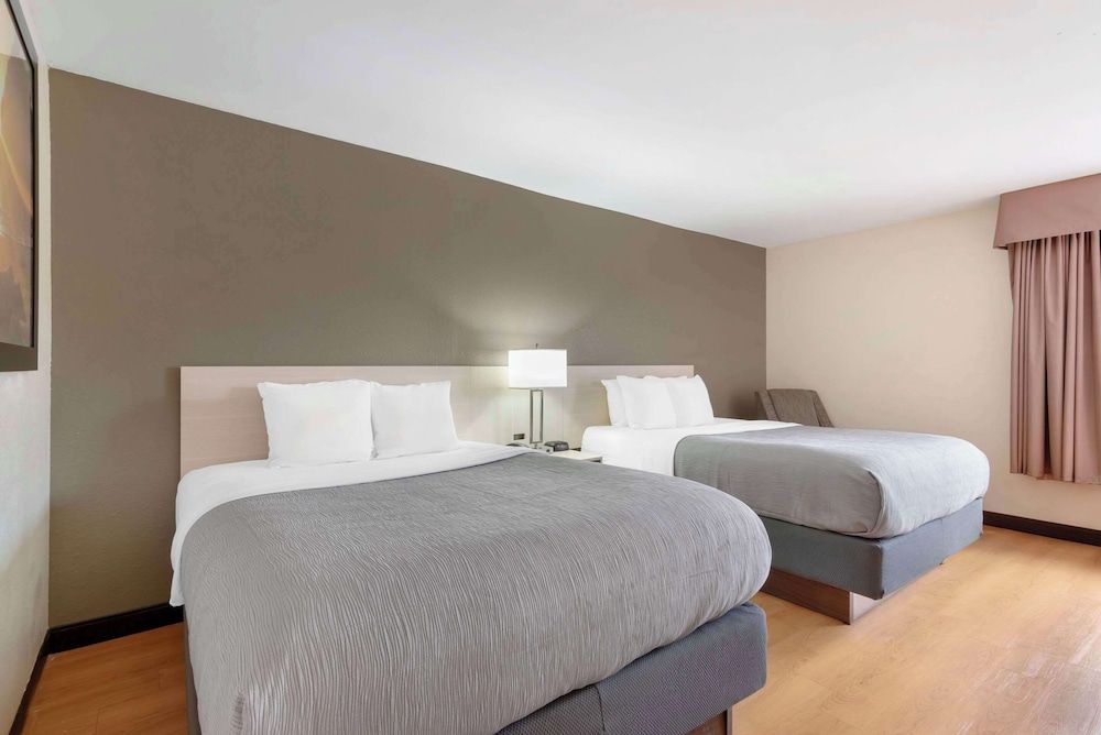 Room, 2 Queen Beds, Non Smoking