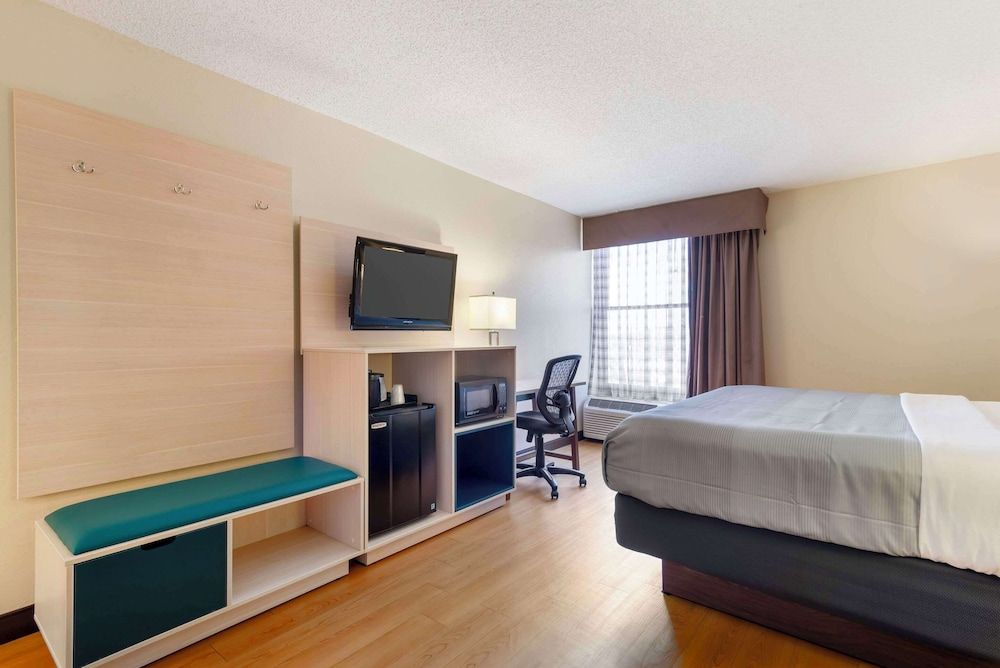 Room, 1 King Bed, Accessible, Non Smoking