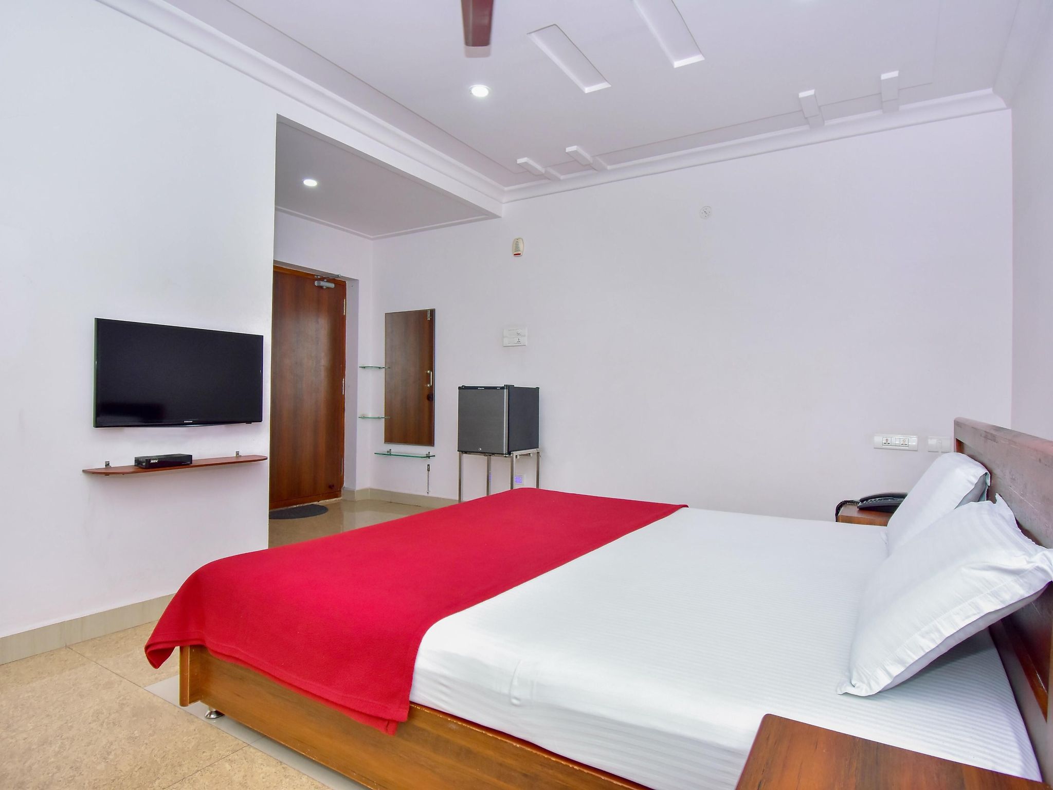 Executive Room - King Bed with Kitchen (AC)