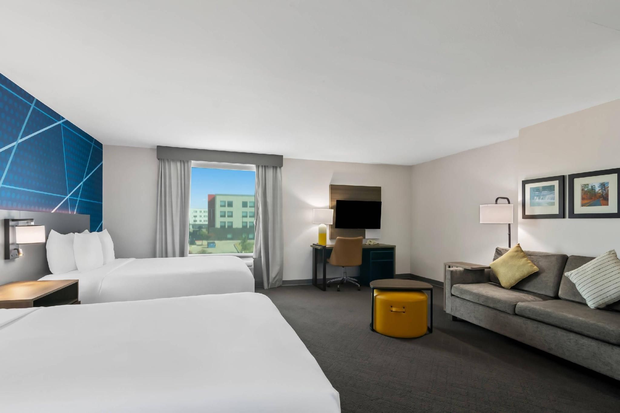 2 Queen Beds Nonsmoking
