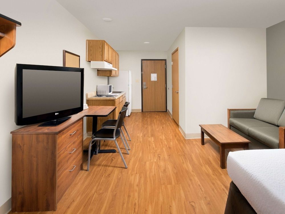 Extended Stay America Select Suites - Bentonville Deluxe Studio, 1 Queen Bed with Sofa bed, Accessible, Non Smoking 2