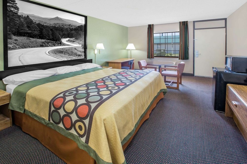 Standard Room, 1 King Bed, Smoking