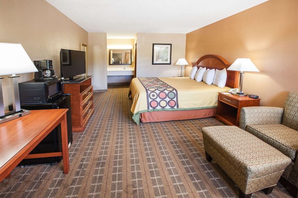 Standard Room, 1 King Bed, Smoking