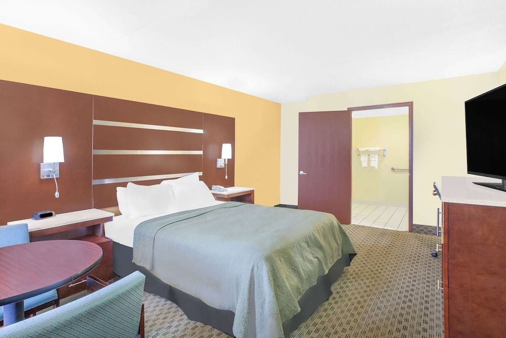 Room, 1 Queen Bed, Accessible, Non Smoking