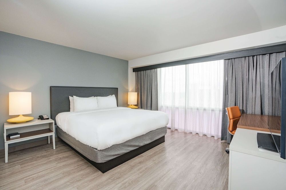 Suite, Non Smoking (2 King Beds)
