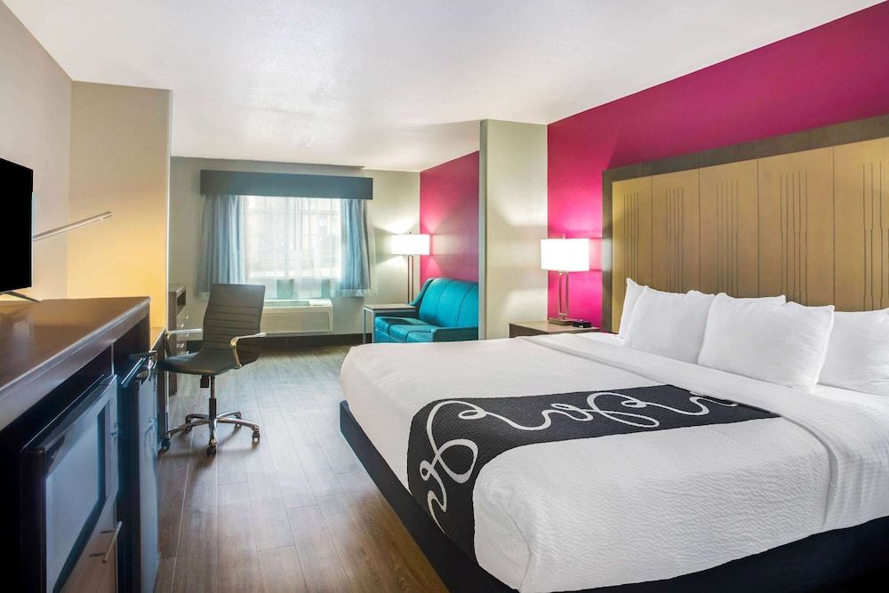 Studio Suite, 1 King Bed, Non Smoking