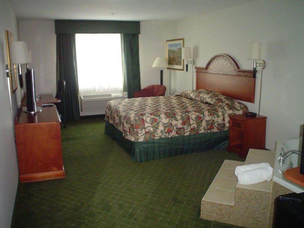 Deluxe Studio Suite, 1 King Bed, Non Smoking