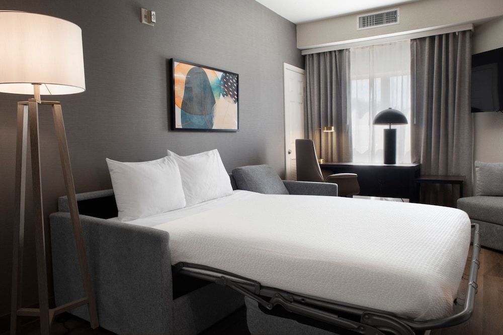 Suite, 2 Bedrooms, Non Smoking (Mobility/Hearing Accessible, Tub)