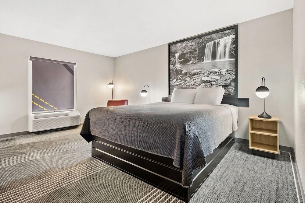 Standard Room, 1 King Bed