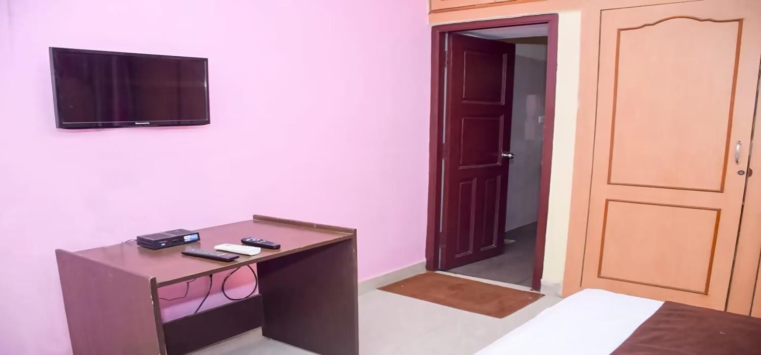 undefined Lingam Residency Hotel 6