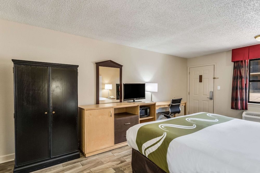 Room, 1 King Bed, Accessible, Non Smoking