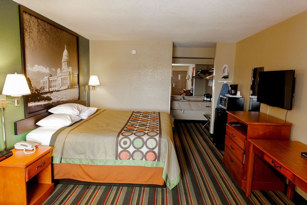Standard Room, 1 King Bed