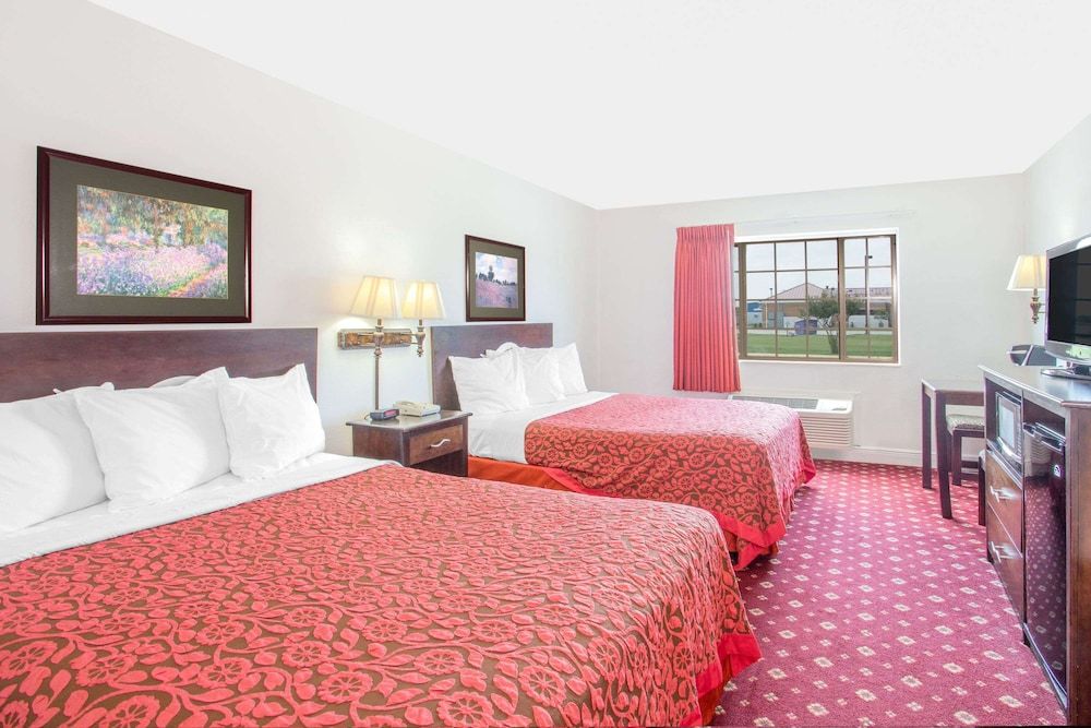 Room, 2 Queen Beds, Non Smoking