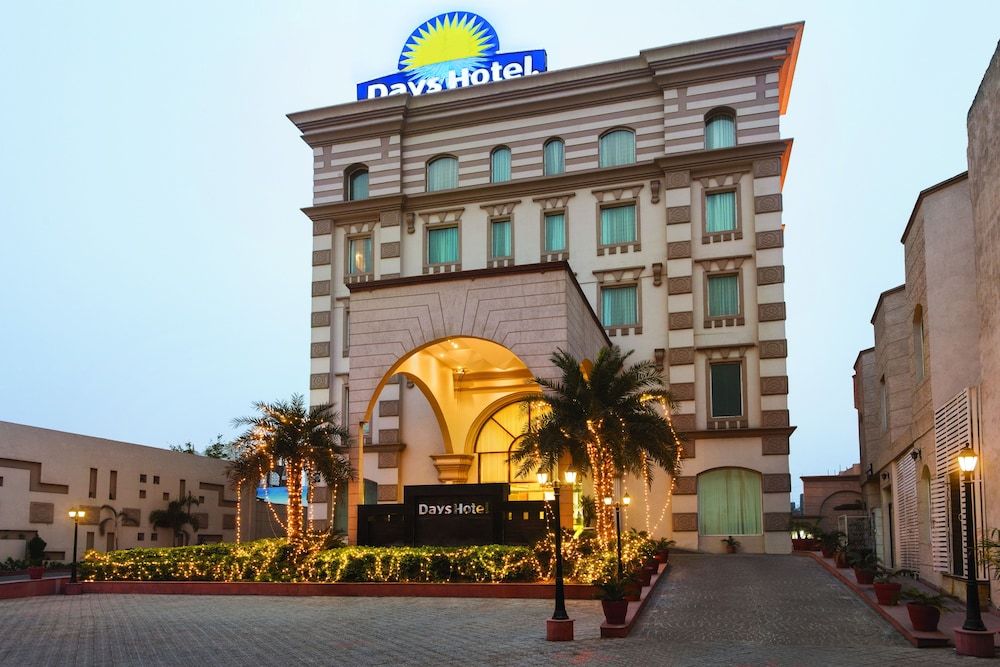 undefined Days Hotel