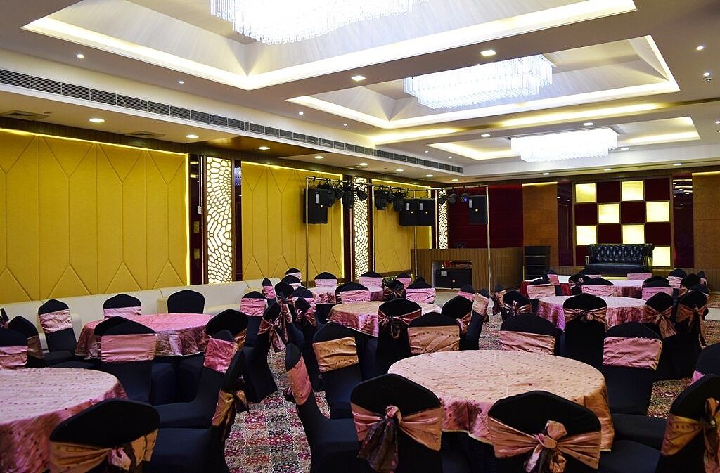 undefined Royal Vitana 7