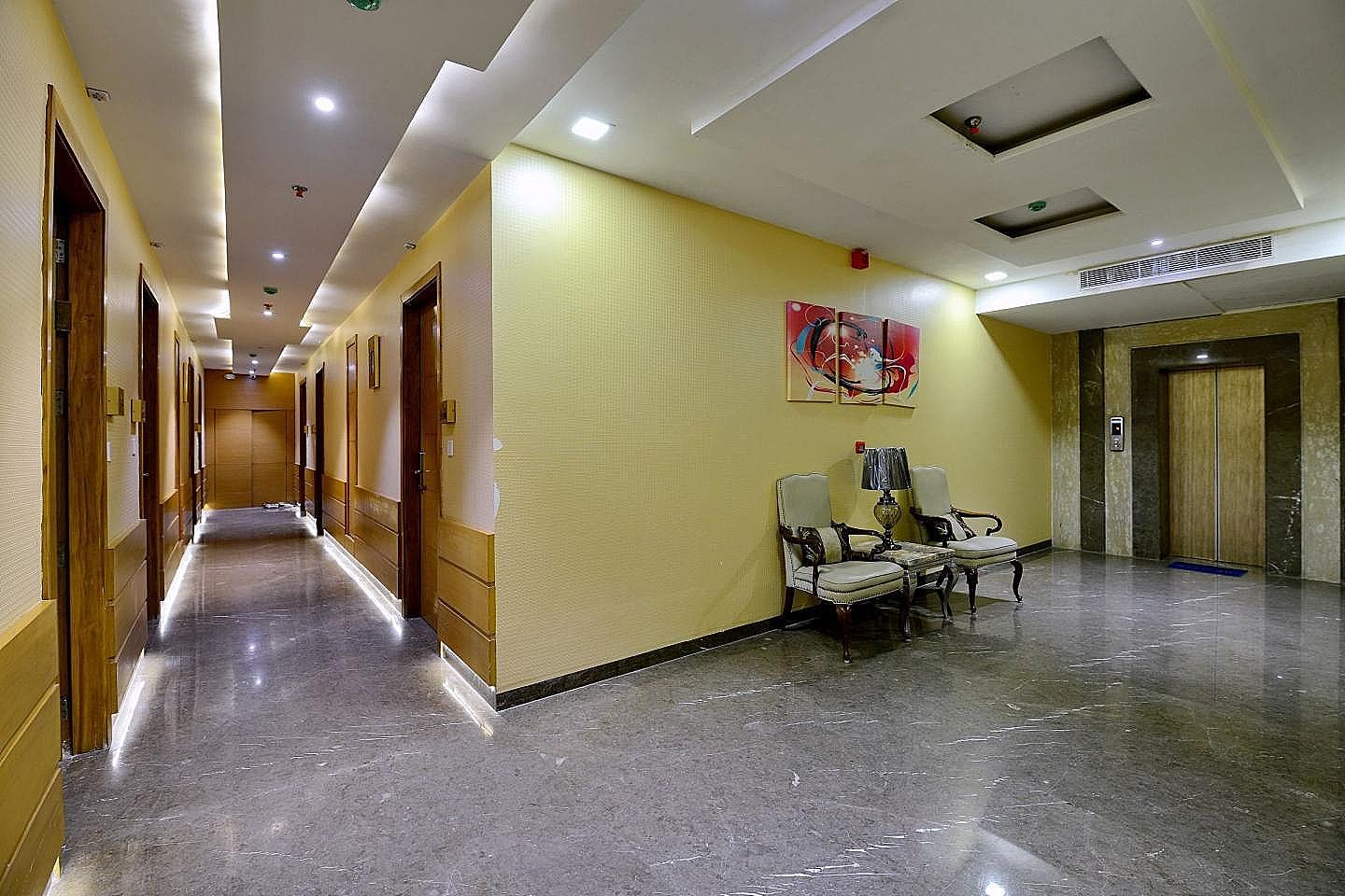 undefined Royal Vitana 10