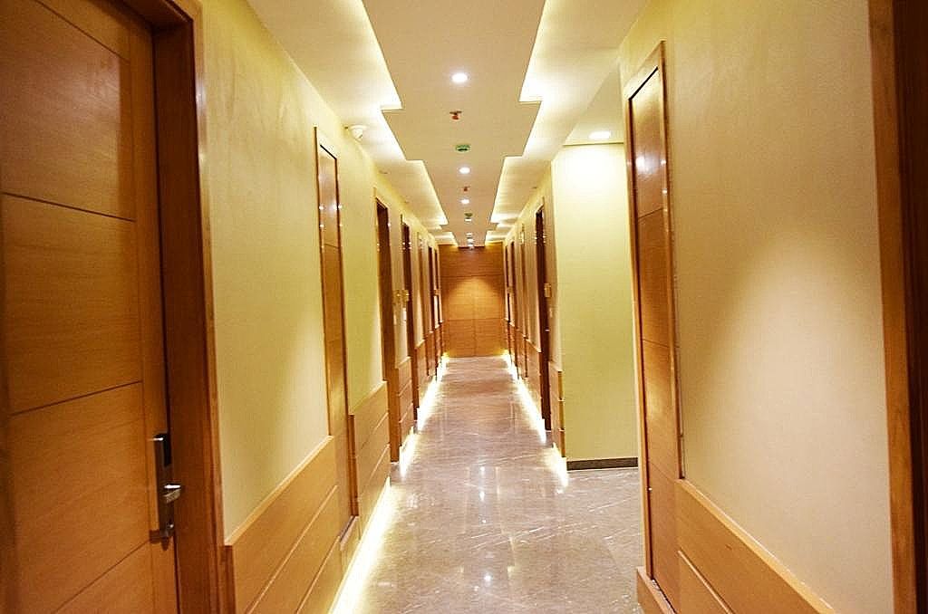 undefined Royal Vitana 9