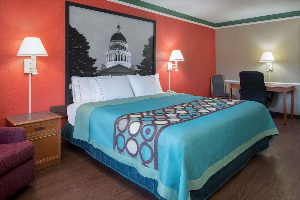 Standard Room, 1 King Bed, Smoking