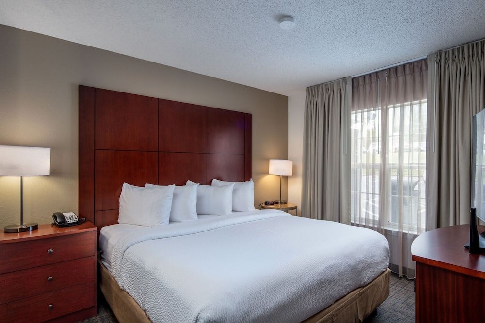 Suite, 1 Bedroom, Non Smoking (Mobility/Hearing Accessible, Tub)