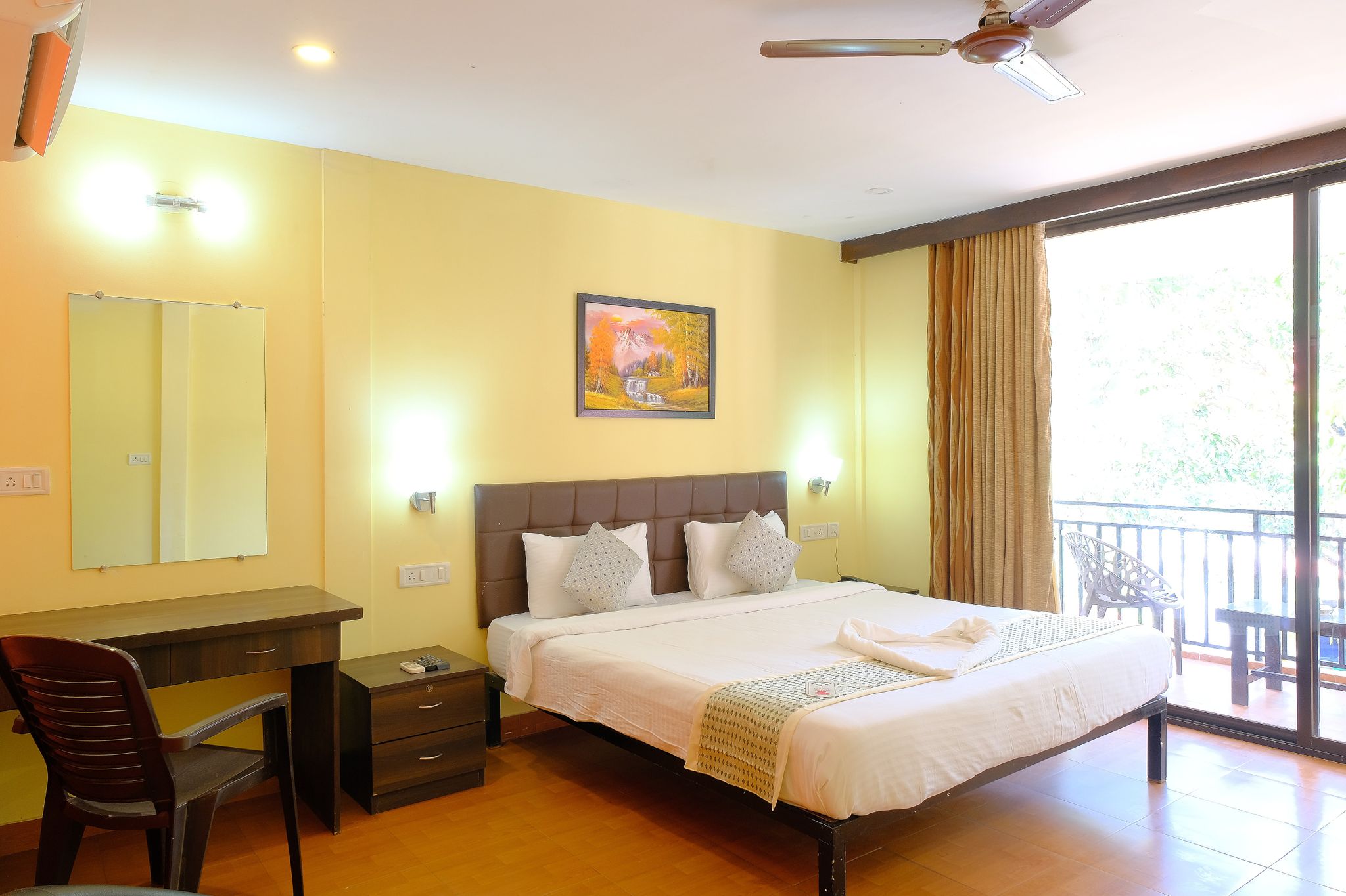 The Byke Retreat  Royal Pearl (North Goa) Super Deluxe With Balcony 2