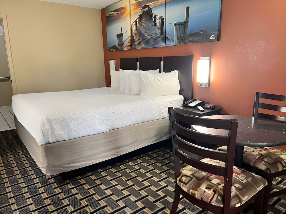 Room, 1 King Bed, Accessible