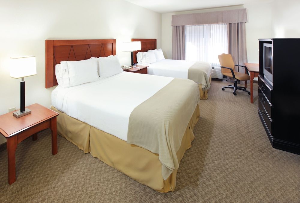 Suite, 2 Queen Beds, Accessible (Communications, Accessible Tub)
