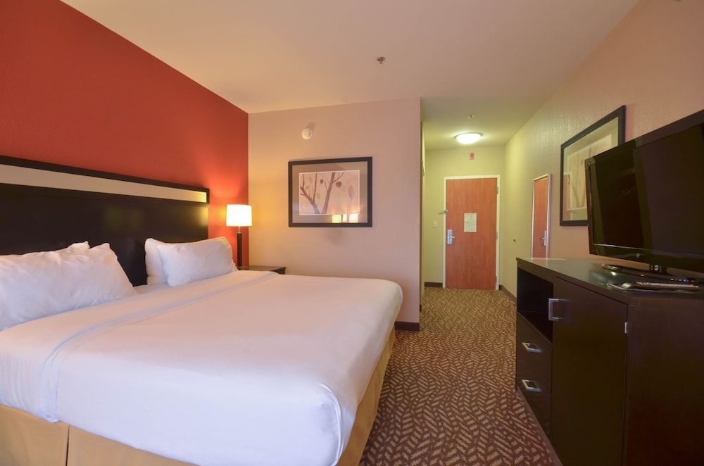 Standard Room, 1 King Bed