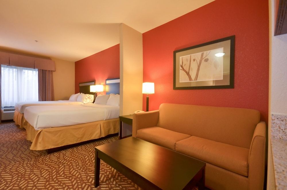 Suite, 2 Queen Beds