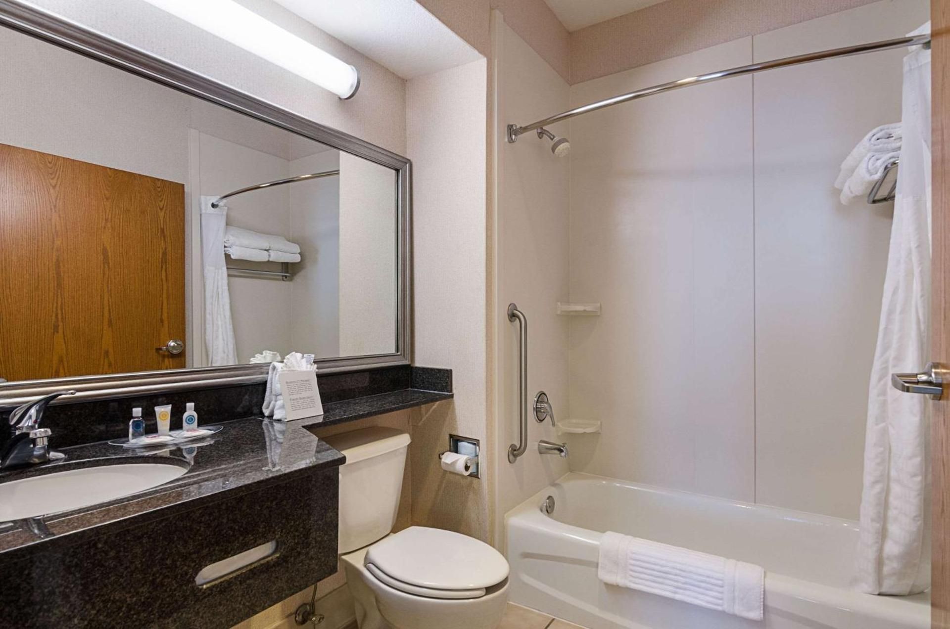 2 Double Beds, Suite, Nonsmoking