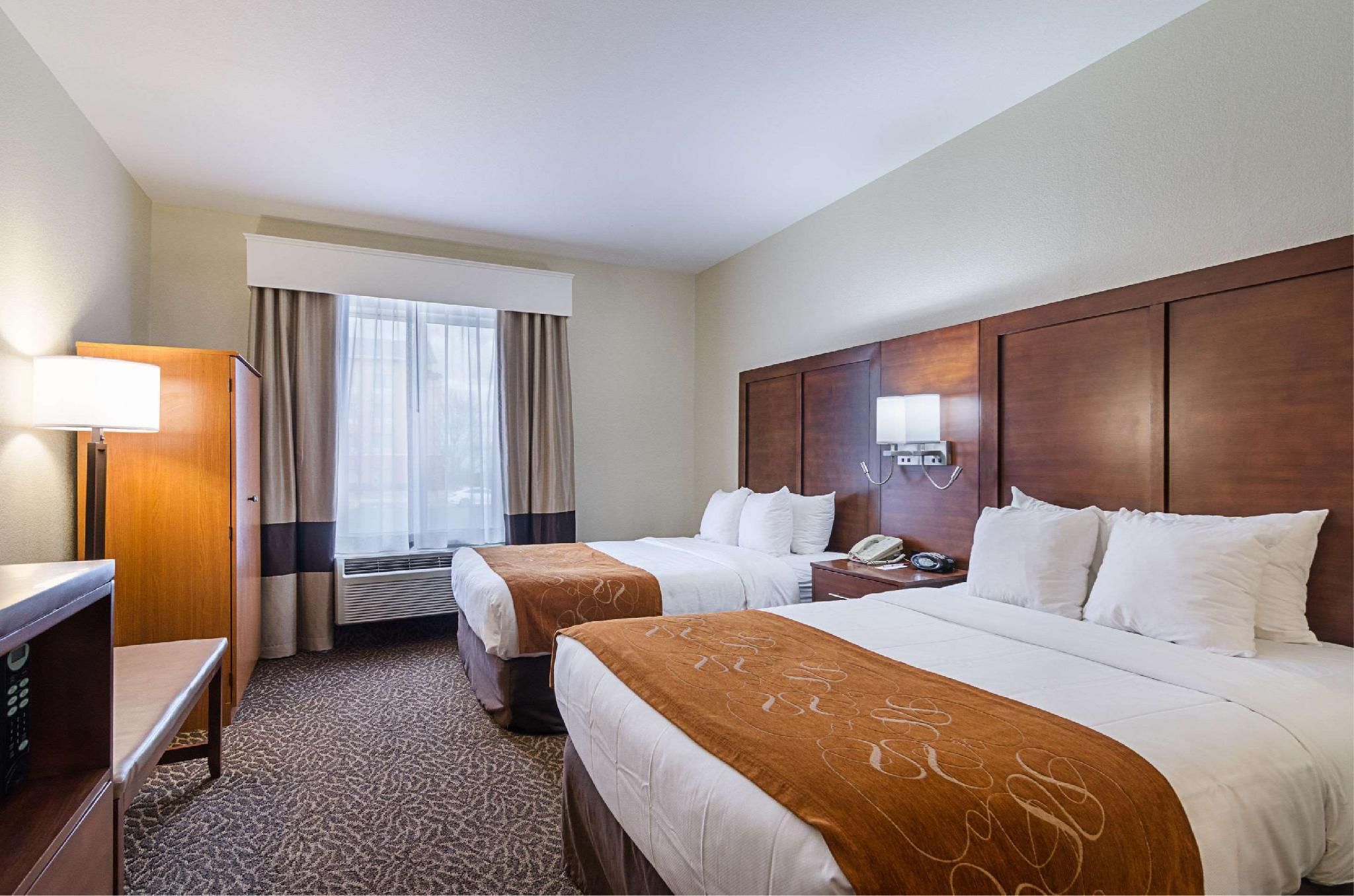 2 Double Beds, Suite, Nonsmoking