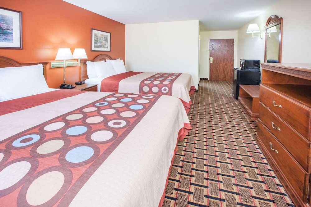 Room, 2 Queen Beds, Smoking