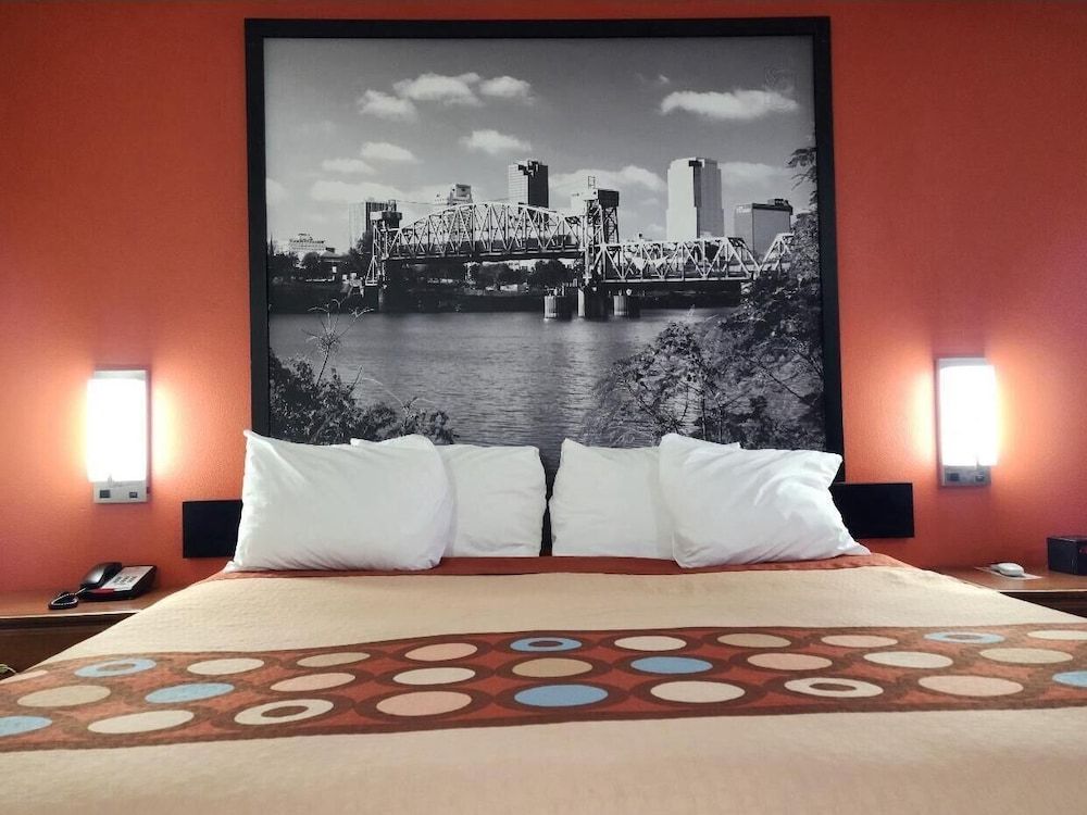 Deluxe Studio Suite, 1 King Bed, Non Smoking