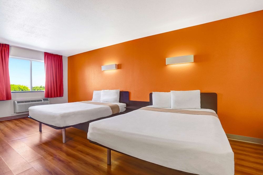 Motel 6 Apache Junction, AZ Standard Room, 2 Queen Beds, Non Smoking 2