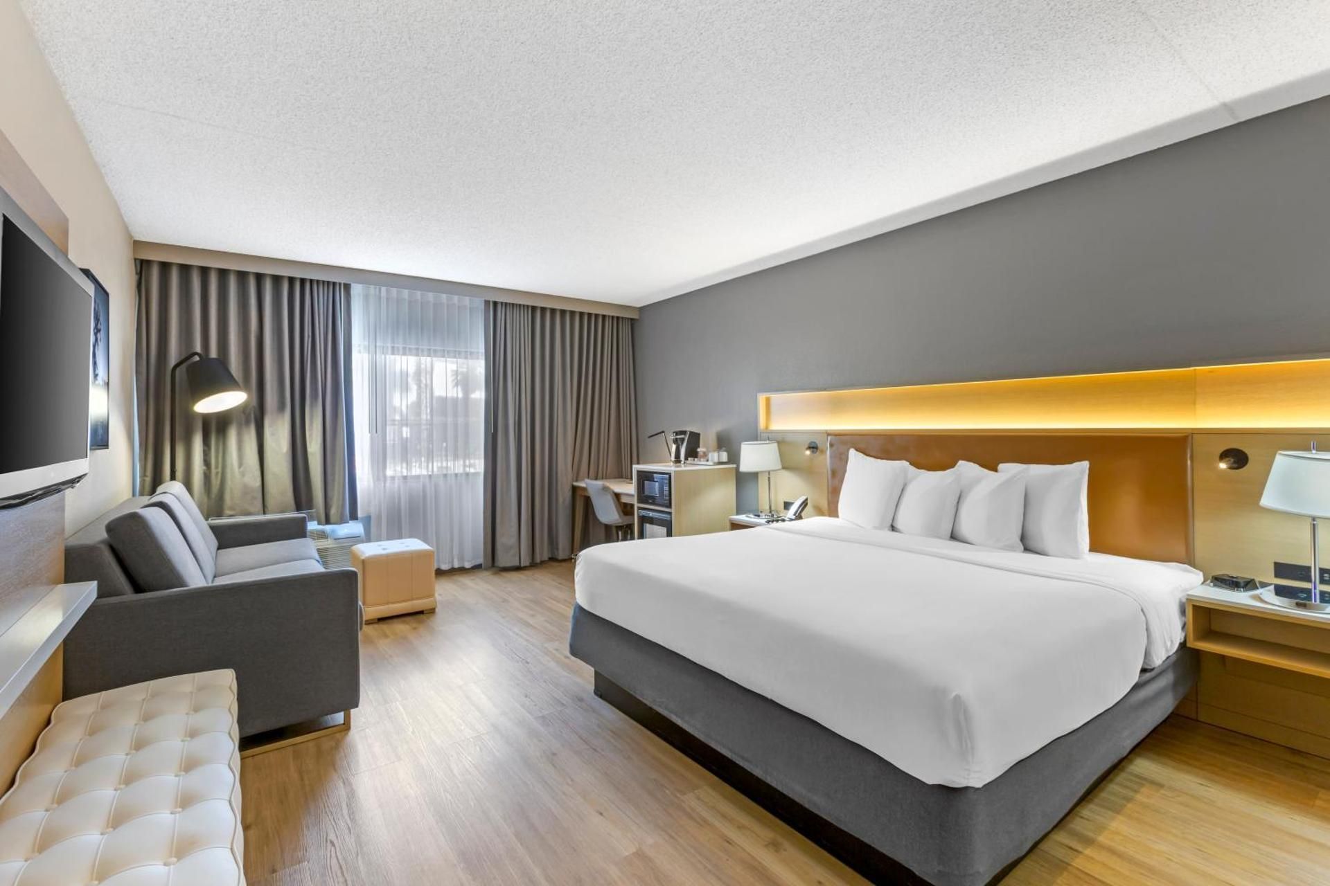 1 King Bed, 1 Double Suite, Nonsmoking