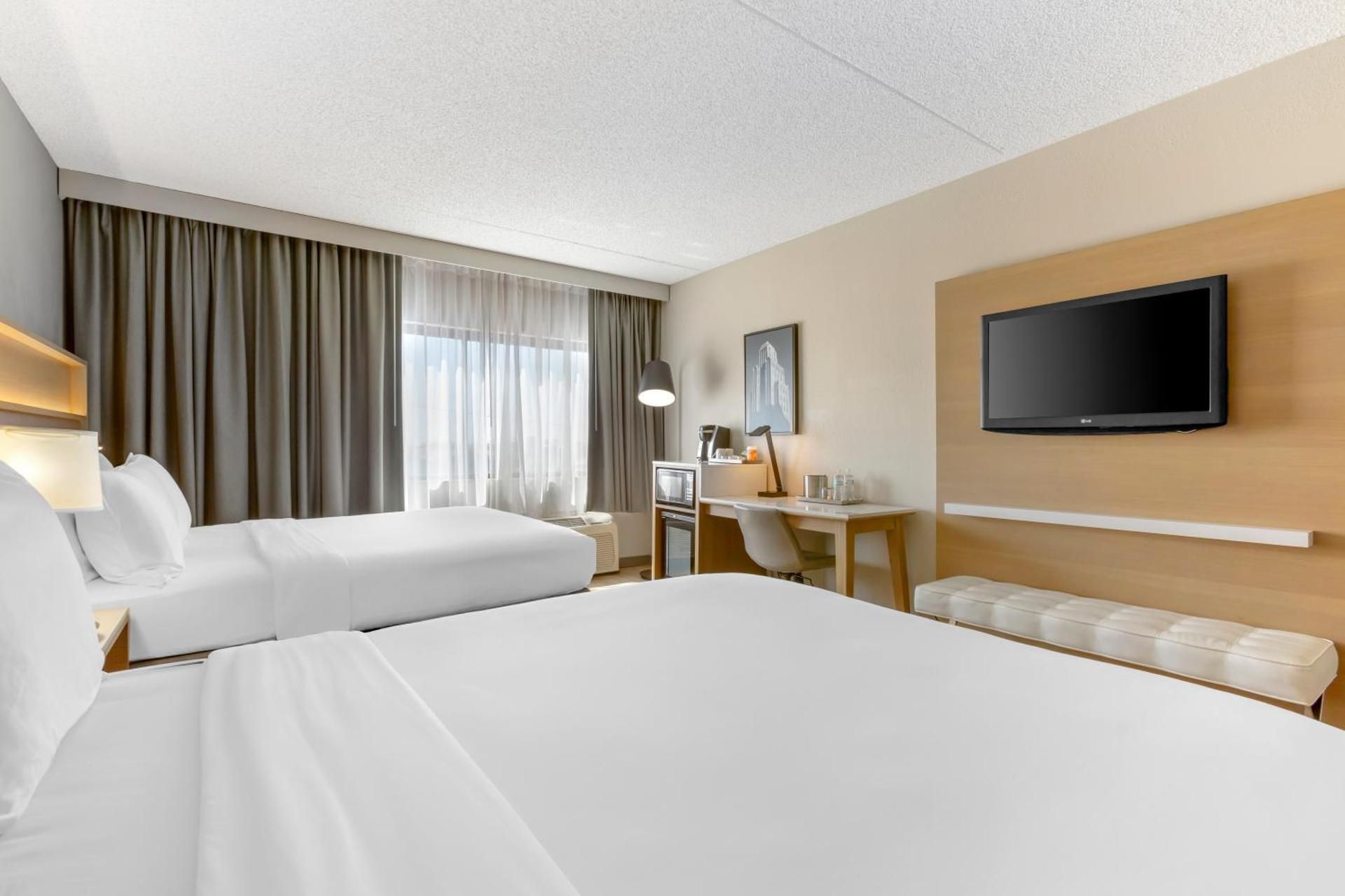 2 Queen Beds-Accessible-Non-Smoking