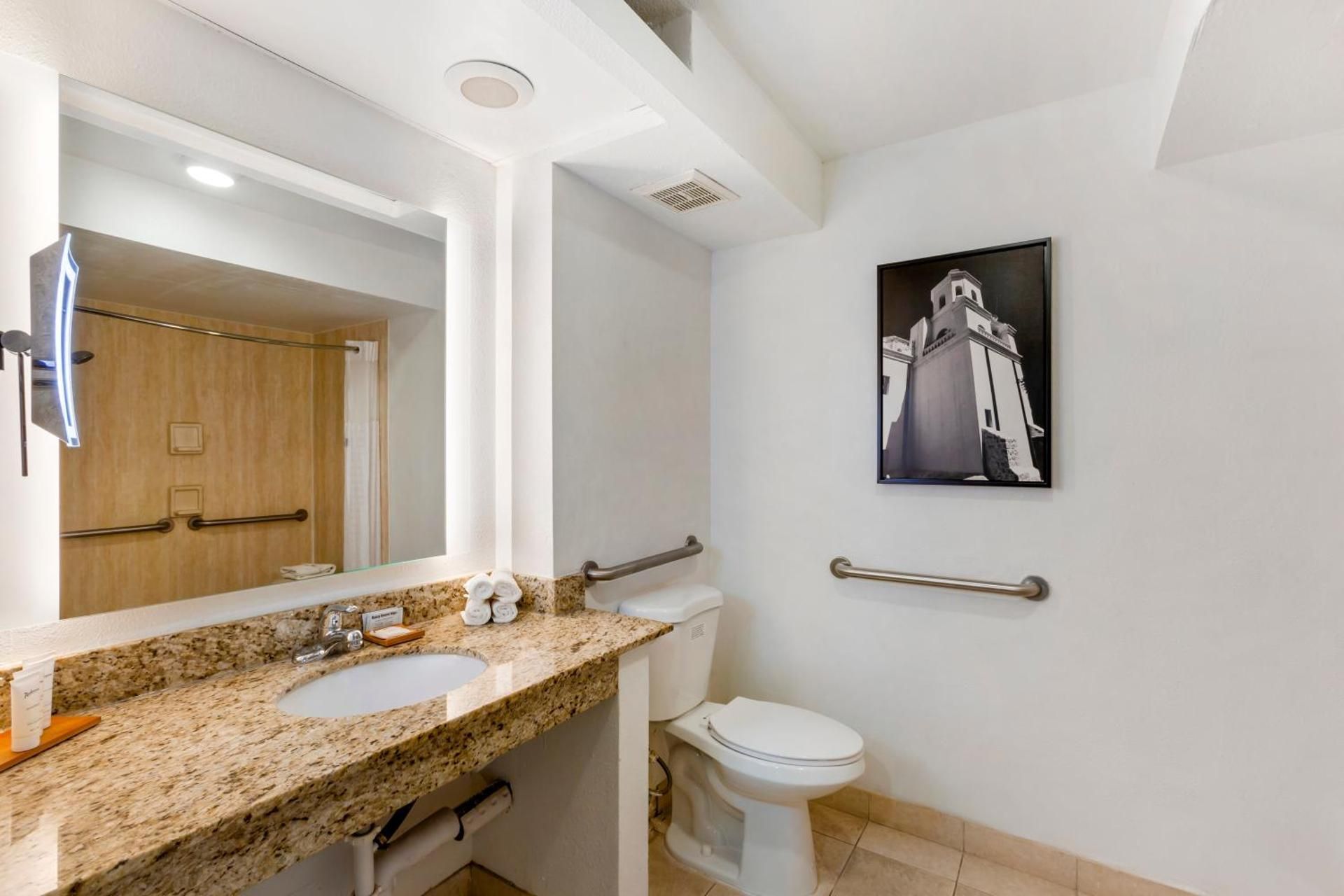 King Suite - Disability Access/Non Smoking