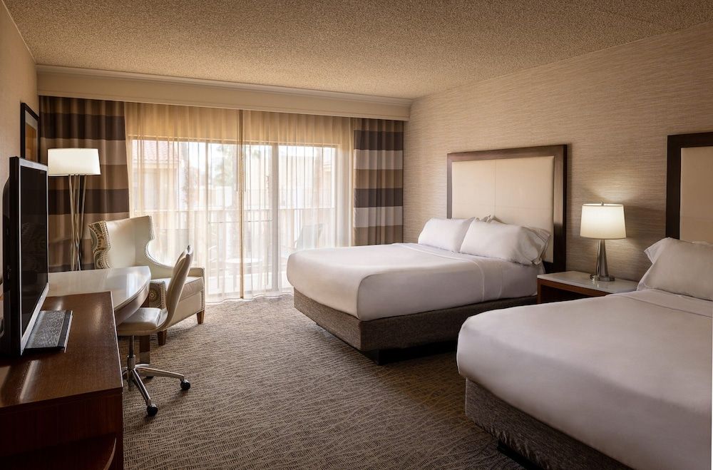 Standard Room, 2 Queen Beds, Balcony