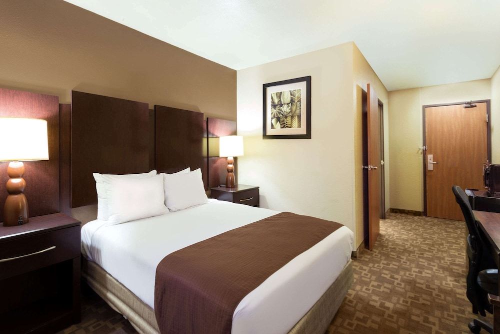 Room, 2 Queen Beds, Non Smoking (Pet Friendly)