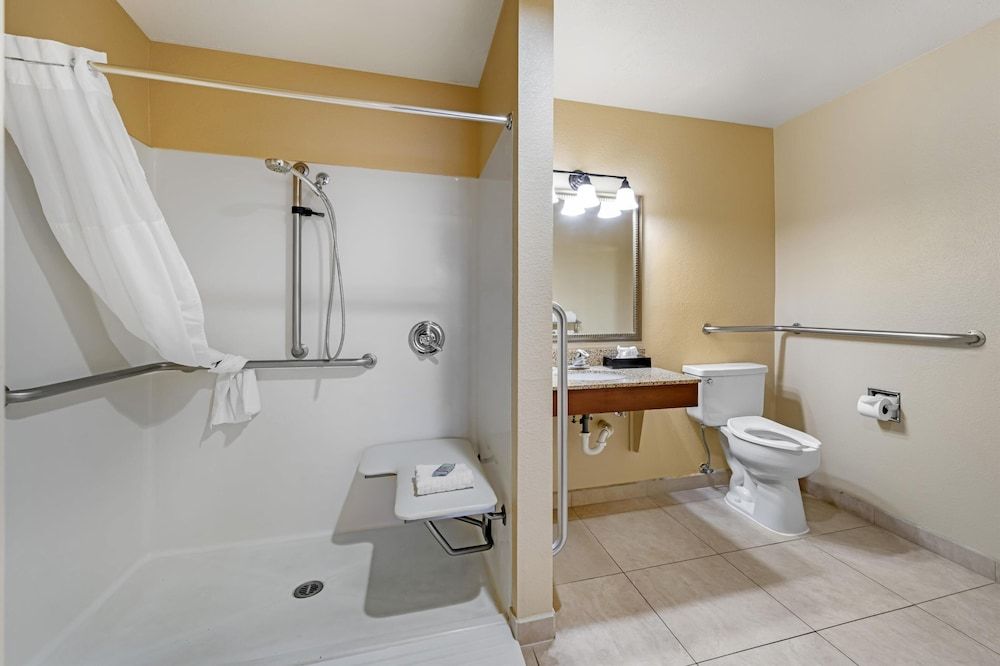 Best Western Cottonwood Inn Standard Room, 1 Queen Bed, Accessible, Non Smoking, No Pets 4
