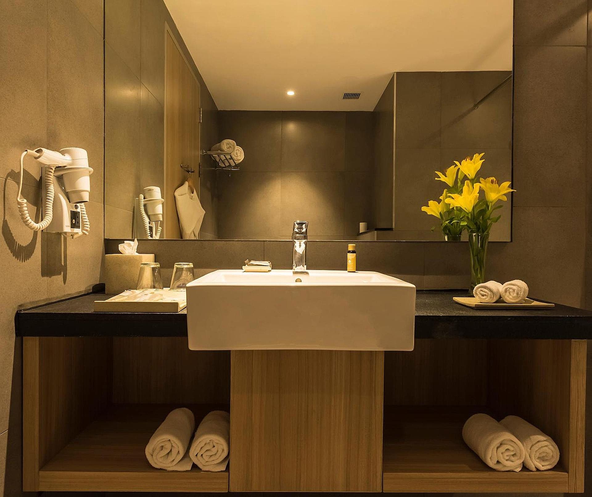 Grand Mercure Mysore Deluxe Room, 1 Double Bed (15% off on F&SB & INR 250 Spa Voucher) 9