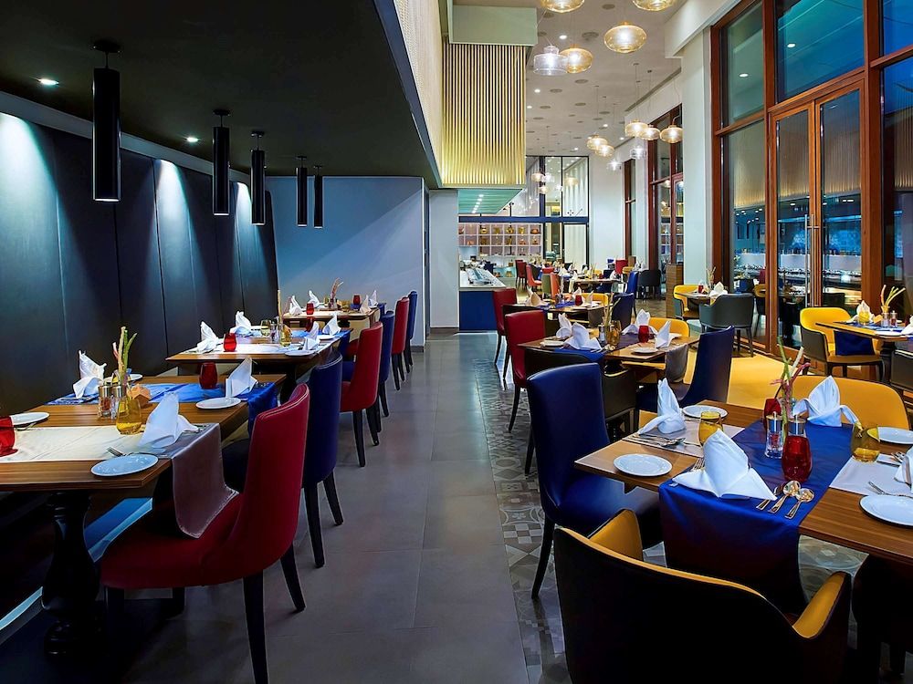 Food & Dining