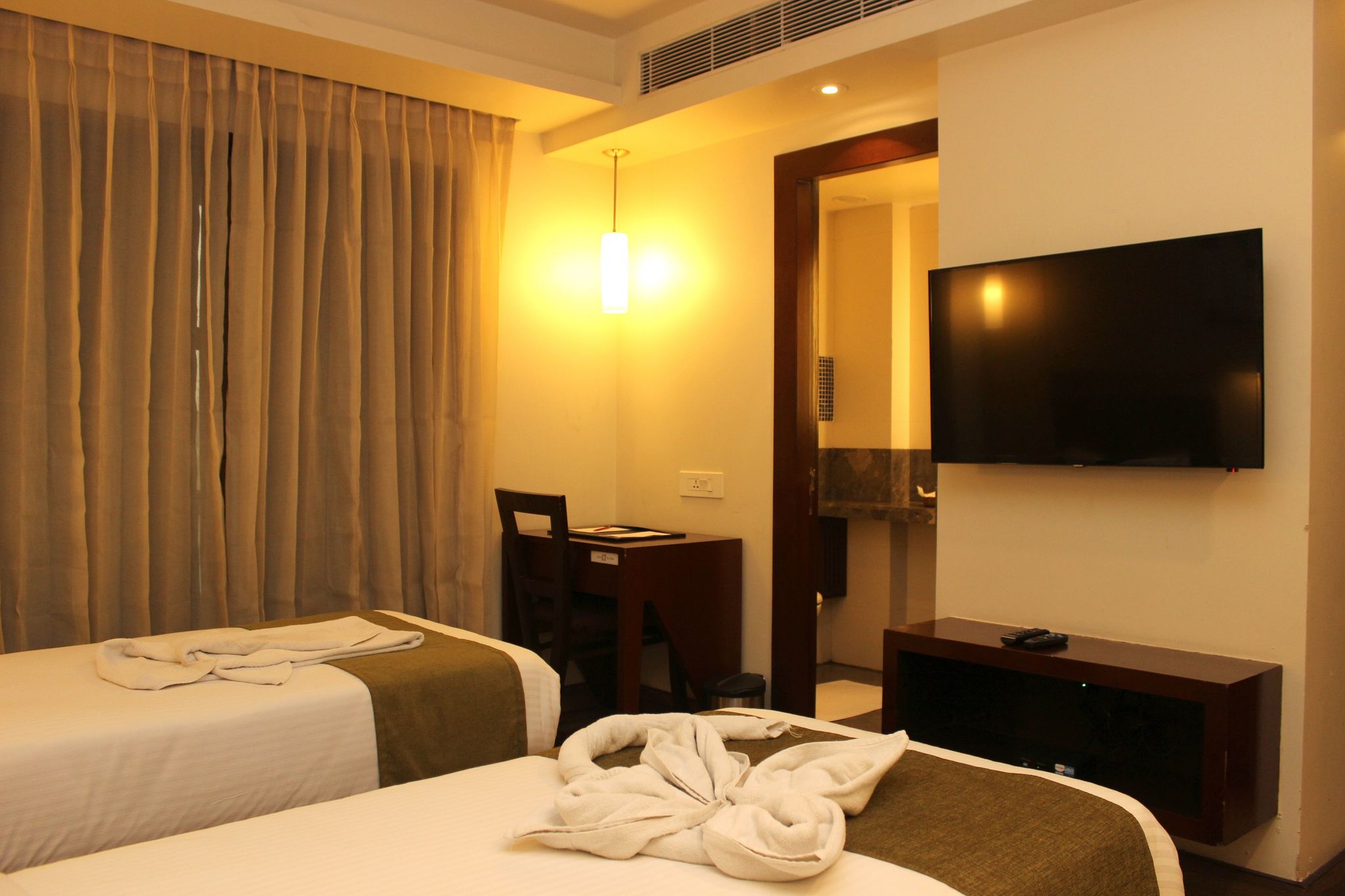 Visitel - A Boutique Hotel Kolkata Premium King Room 2