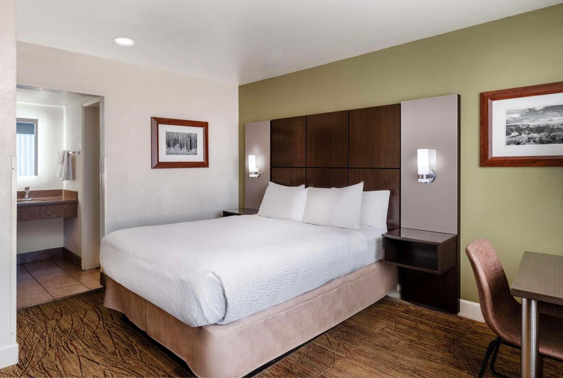 1 Queen Bed, Nonsmoking