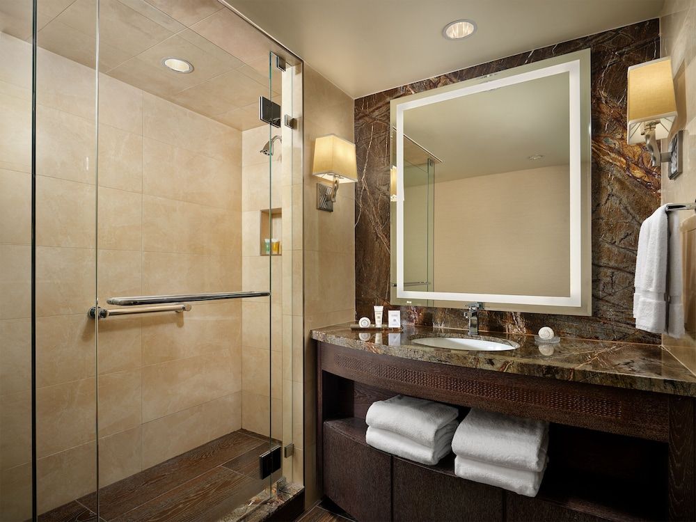 Little America Flagstaff Grand Room, 1 King Bed 5