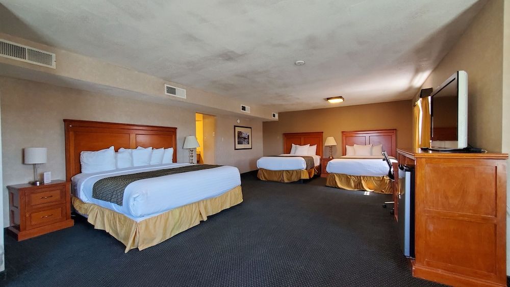 Suite, Multiple Beds, Non Smoking (One-Bedroom)