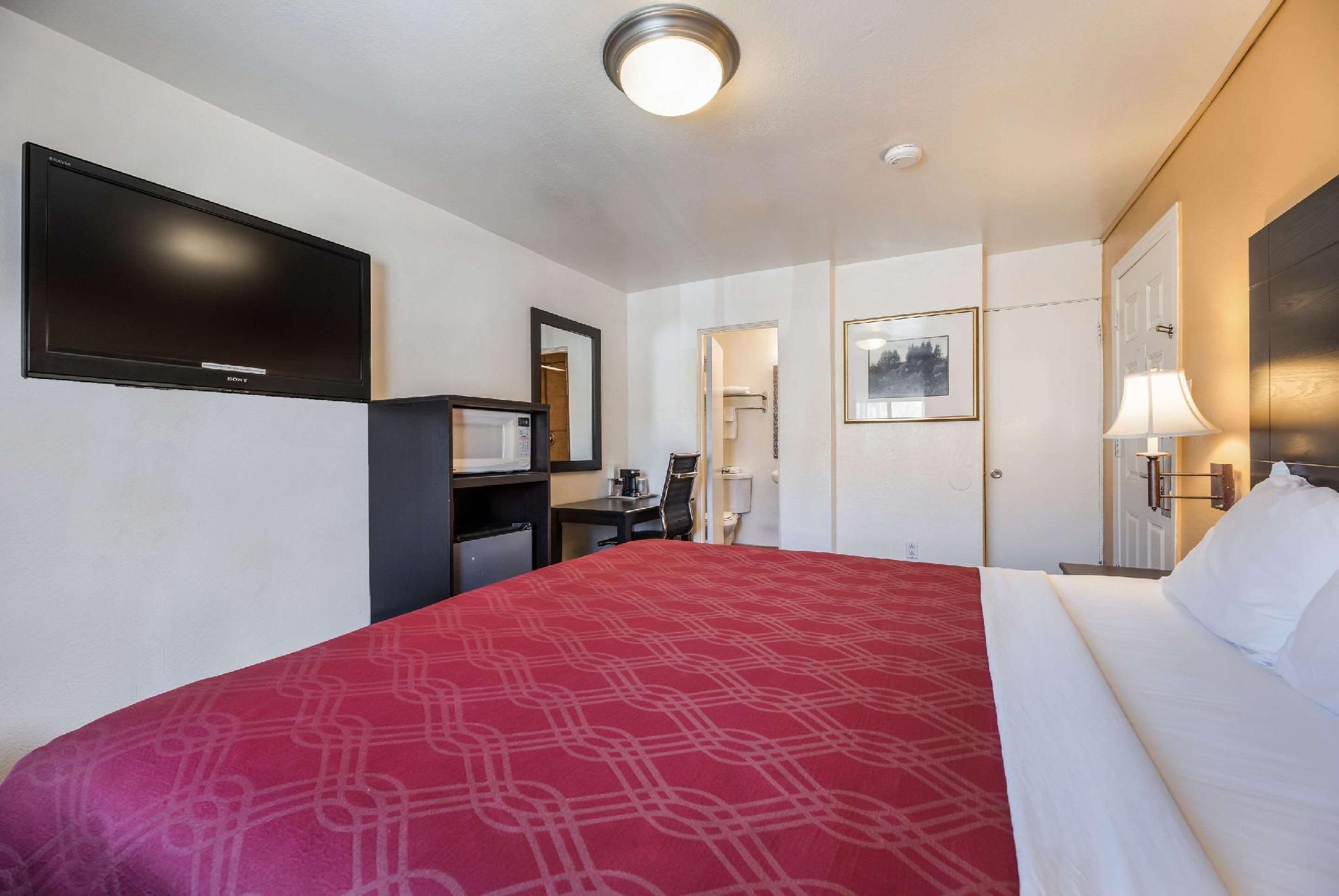 1 King Bed, Nonsmoking, Upgrade